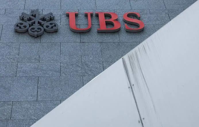 Foreign banks have expressed UBS merger interest, Swiss newspaper reports