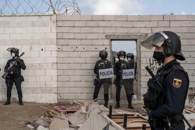 España ordena investigación tras denuncia de grupo de derechos sobre abusos de tropas a migrantes en Ceuta