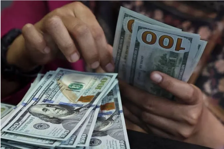 Le dollar soutenu par la hausse des rendements