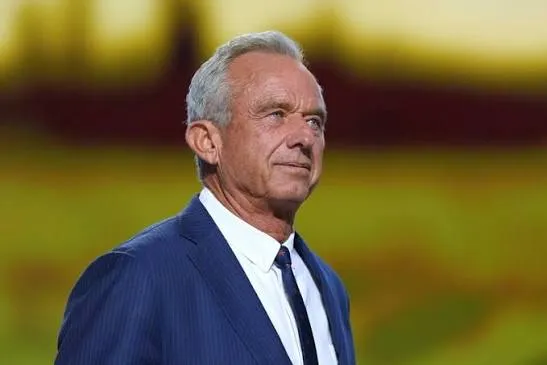 El abrazo de RFK Jr. a la IA confunde a algunos aliados de MAHA y expertos médicos
