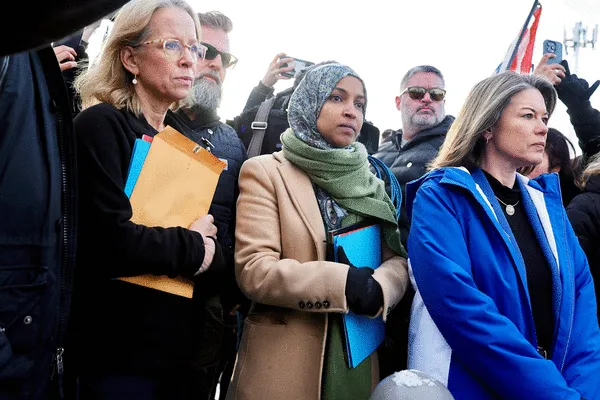 Trois démocrates du Congrès du Minnesota se sont vu refuser l'entrée dans un centre de traitement de l'ICE