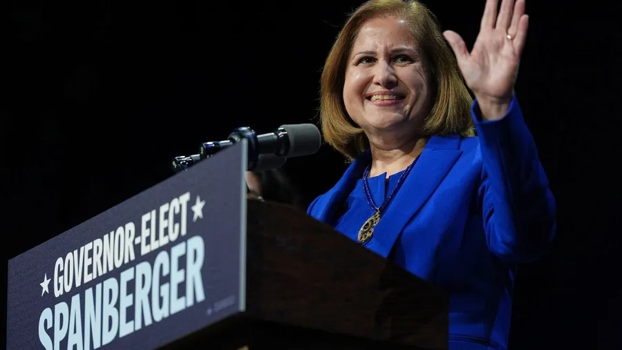 Abigail Spanberger se convierte en la primera gobernadora de Virginia y otros demócratas ganan cargos estatales
