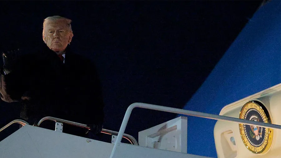 Air Force One Returns After Midair Electrical Issue