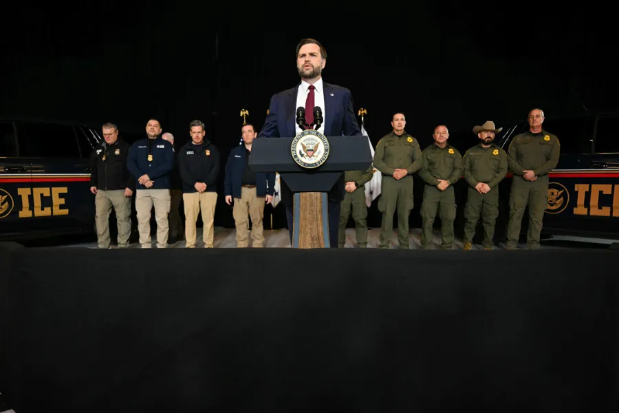 El Vicepresidente Vance visita Minneapolis tras tiroteo mortal de ICE