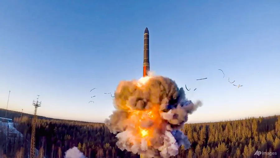 El tratado New START entre EE. UU. y Rusia expira, lo que eleva los temores de una nueva carrera armamentista nuclear
