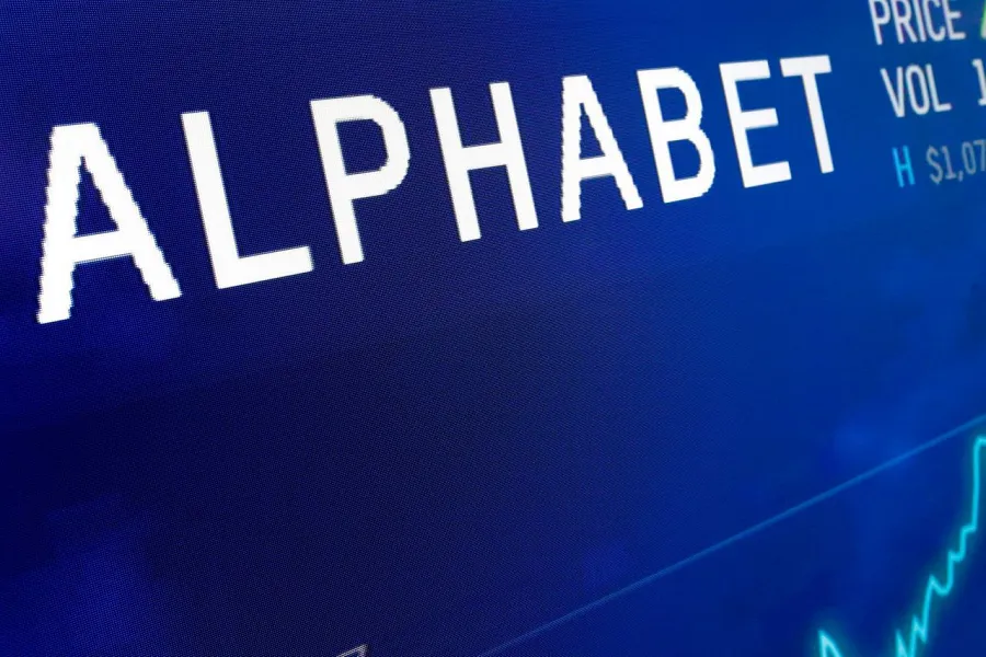 أرباح قياسية لألفابت تتجاوز 400 مليار دولار مدفوعة بأداء قوي للبحث والذكاء الاصطناعي