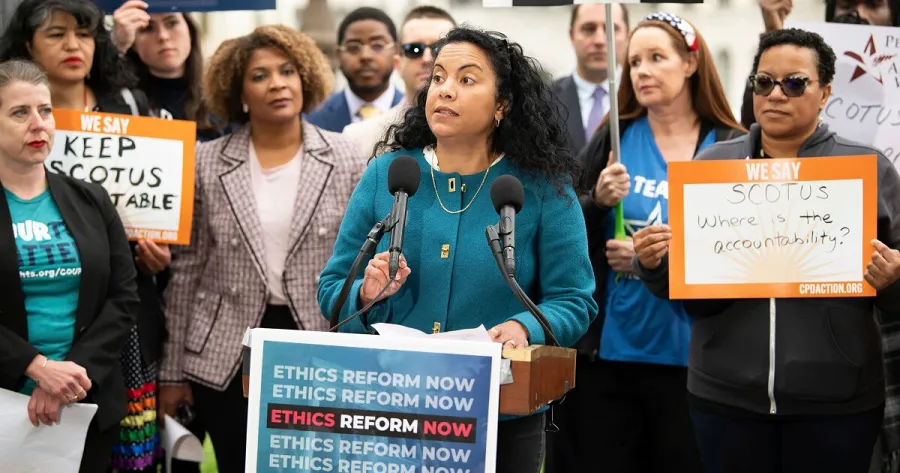 Mejia Narrowly Leads Malinowski in New Jersey Primary