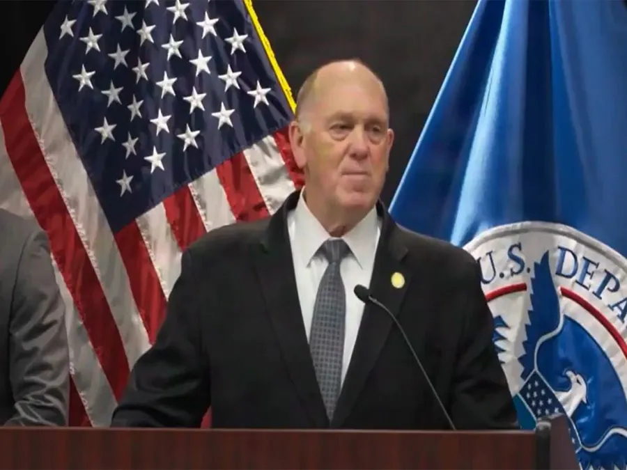 Washington Officials Clash Over ICE Mask Policy, Shutdown