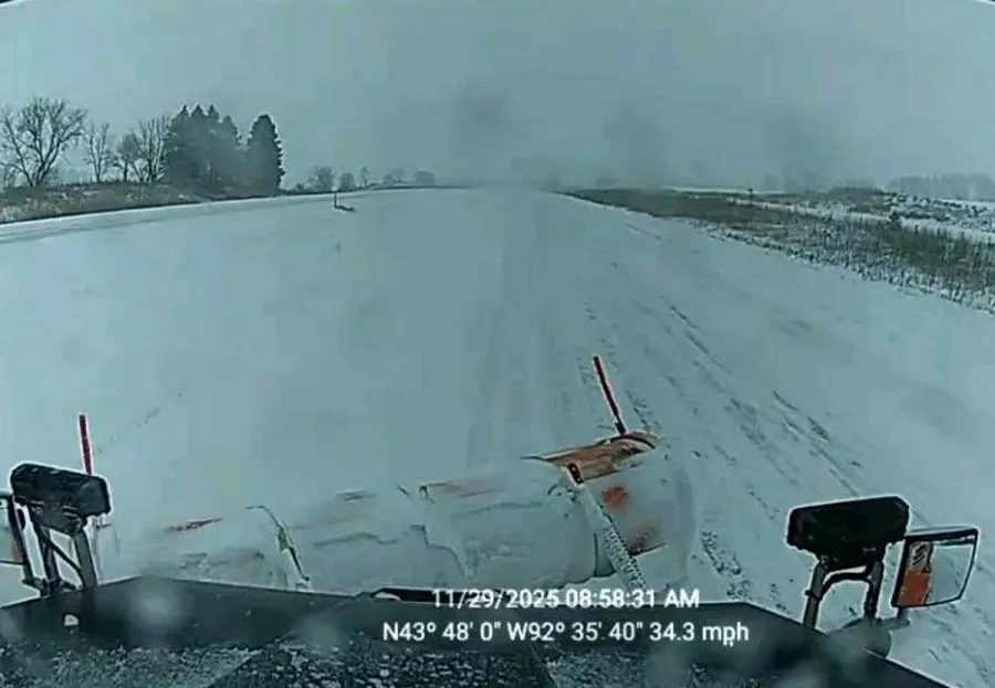Tempête hivernale majeure aux États-Unis : neige, verglas et vents violents perturbent les déplacements