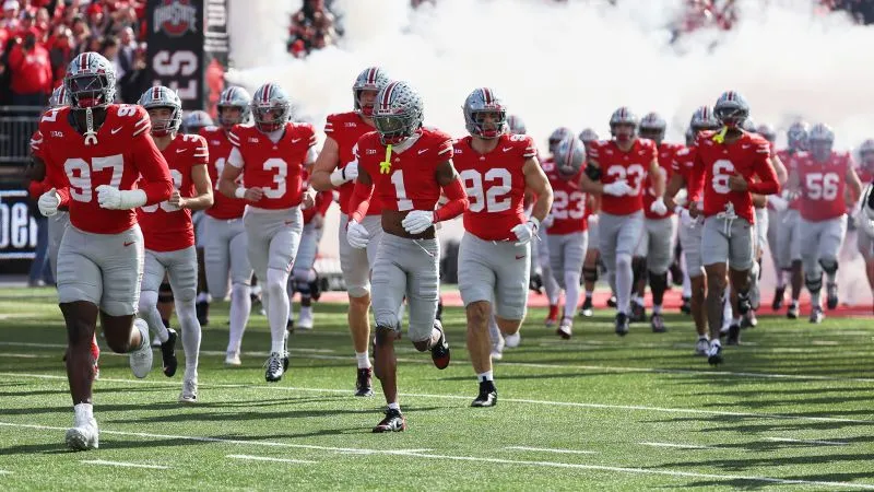 إنديانابوليس تفوز بلقب Big Ten لأول مرة منذ عقود، وتتجه نحو تصفيات كرة القدم الجامعية